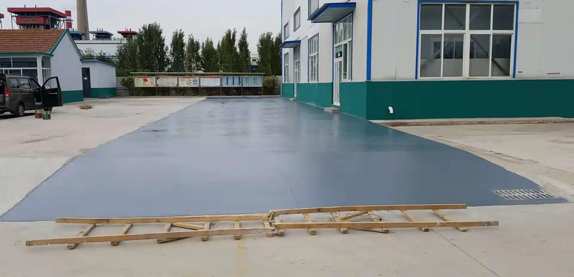 长宁车间厂房地坪漆修补翻新